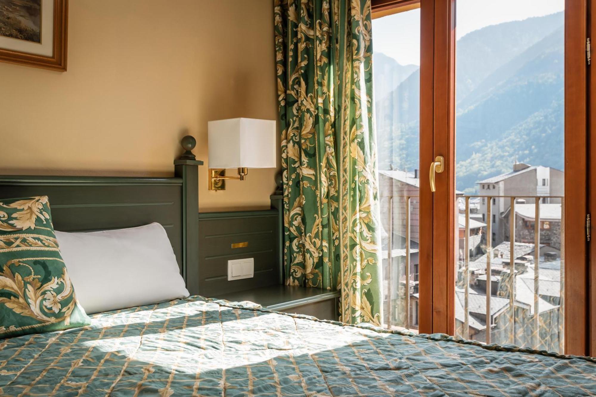 Hotel Sant Jordi By Alegria Andorra la Vella Exteriör bild