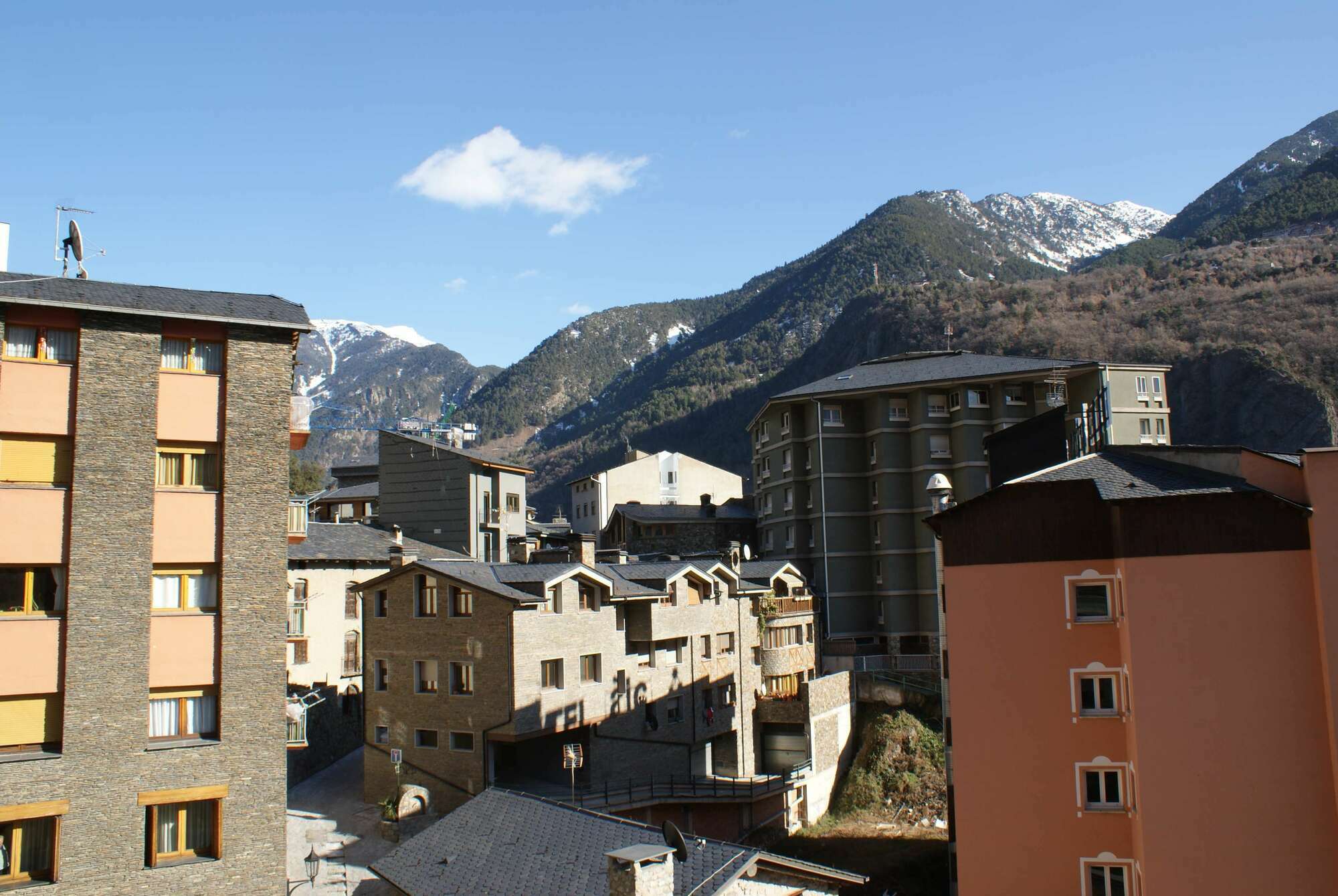 Hotel Sant Jordi By Alegria Andorra la Vella Exteriör bild